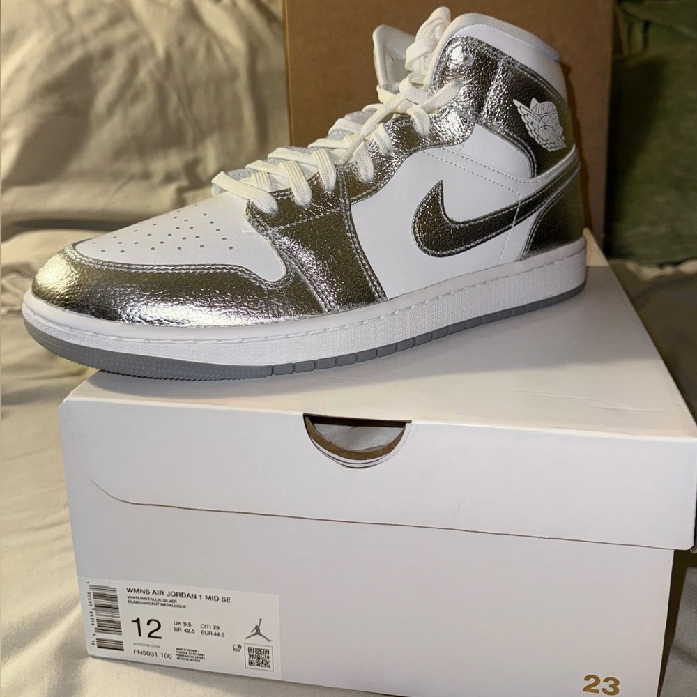 Air Jordan 1 Mid SE White and Silver Sneakers